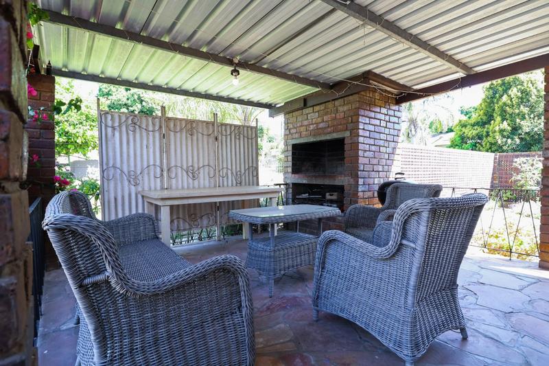 5 Bedroom Property for Sale in Bergzicht Western Cape